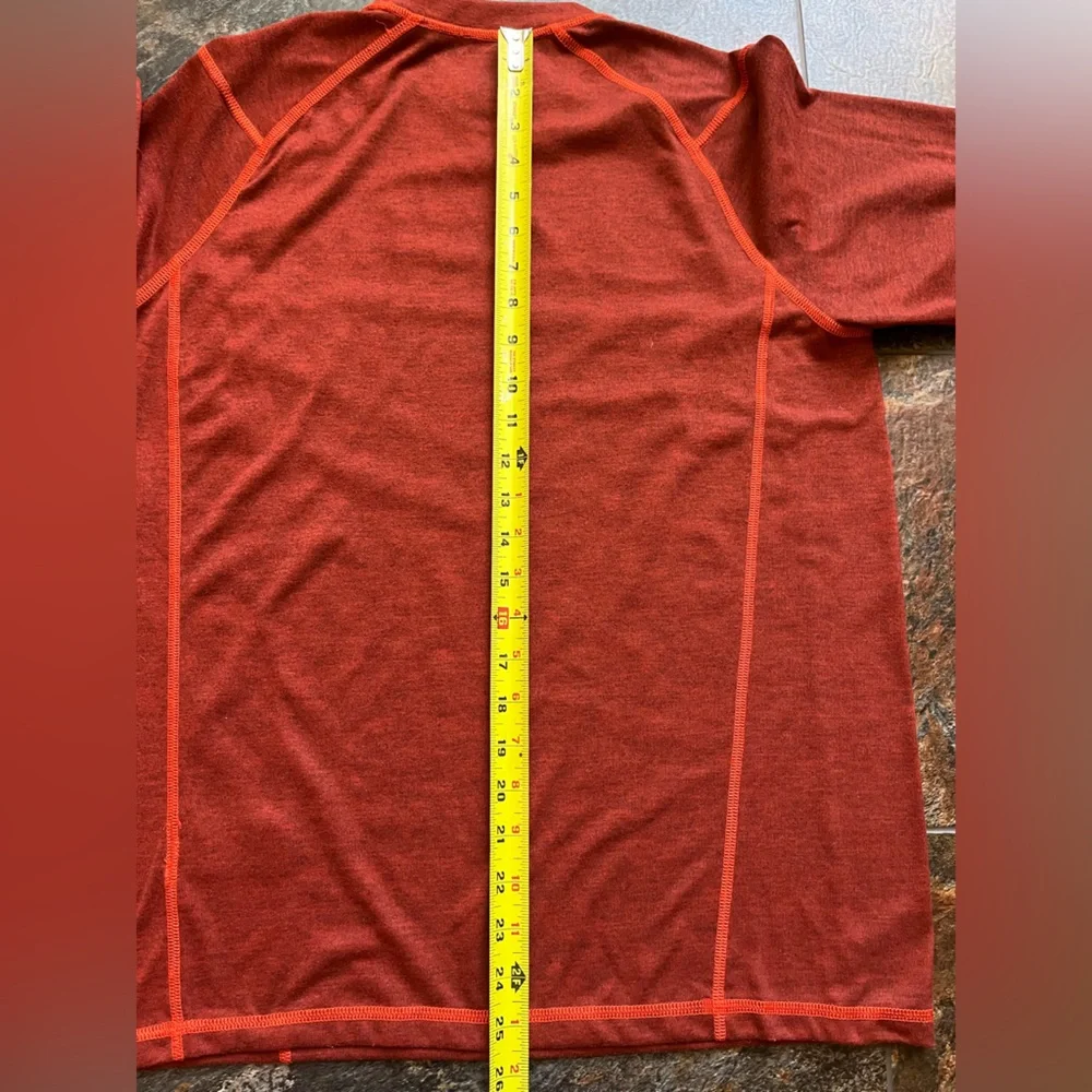 Men’s The North Face crew long sleeve pull over flash dry burnt orange. Medium